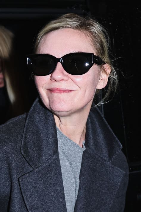 Kirsten Dunst milan show